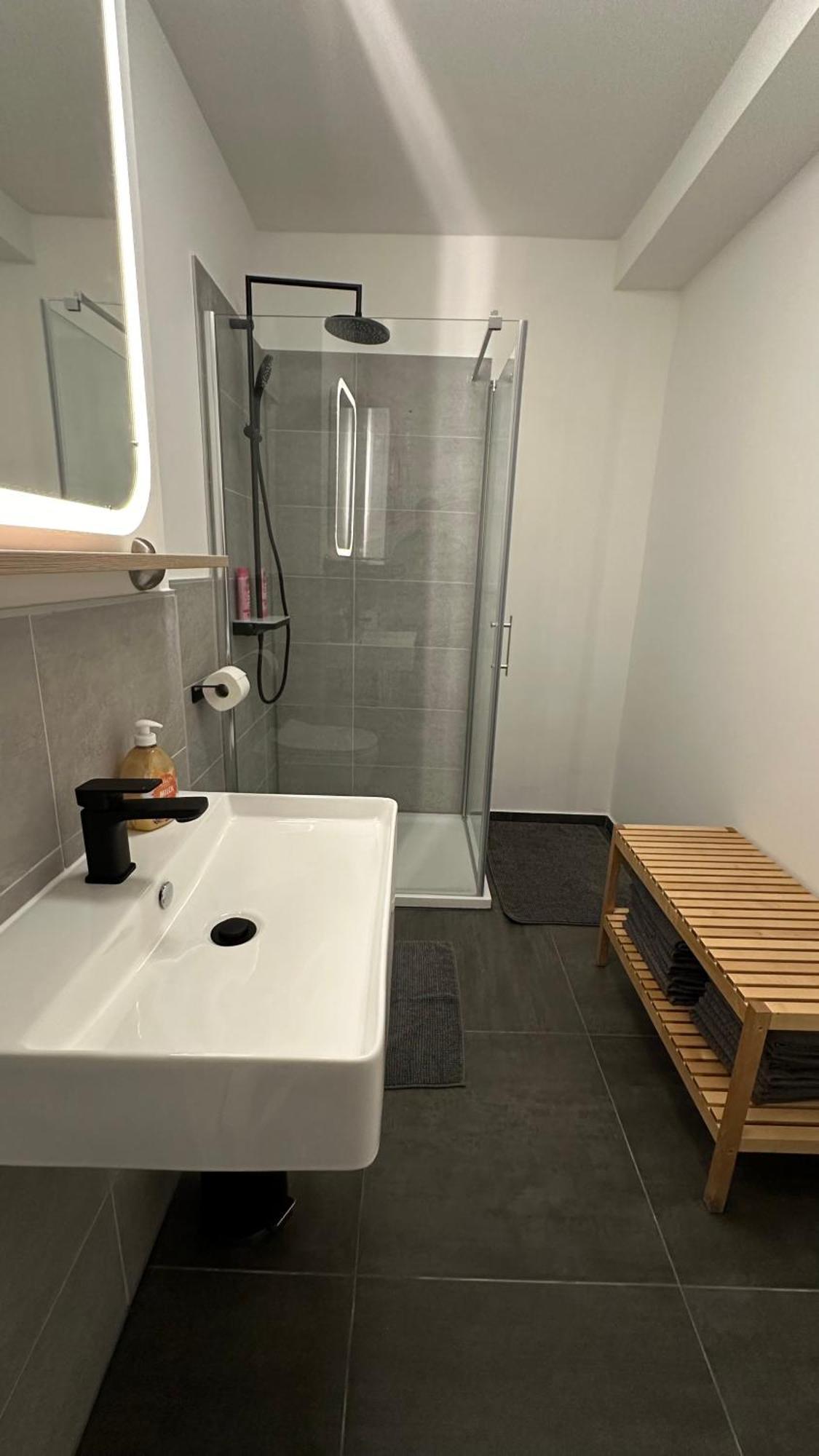 Traumhafte Wohnung Mitten In Charlottenburg Berlin Luaran gambar
